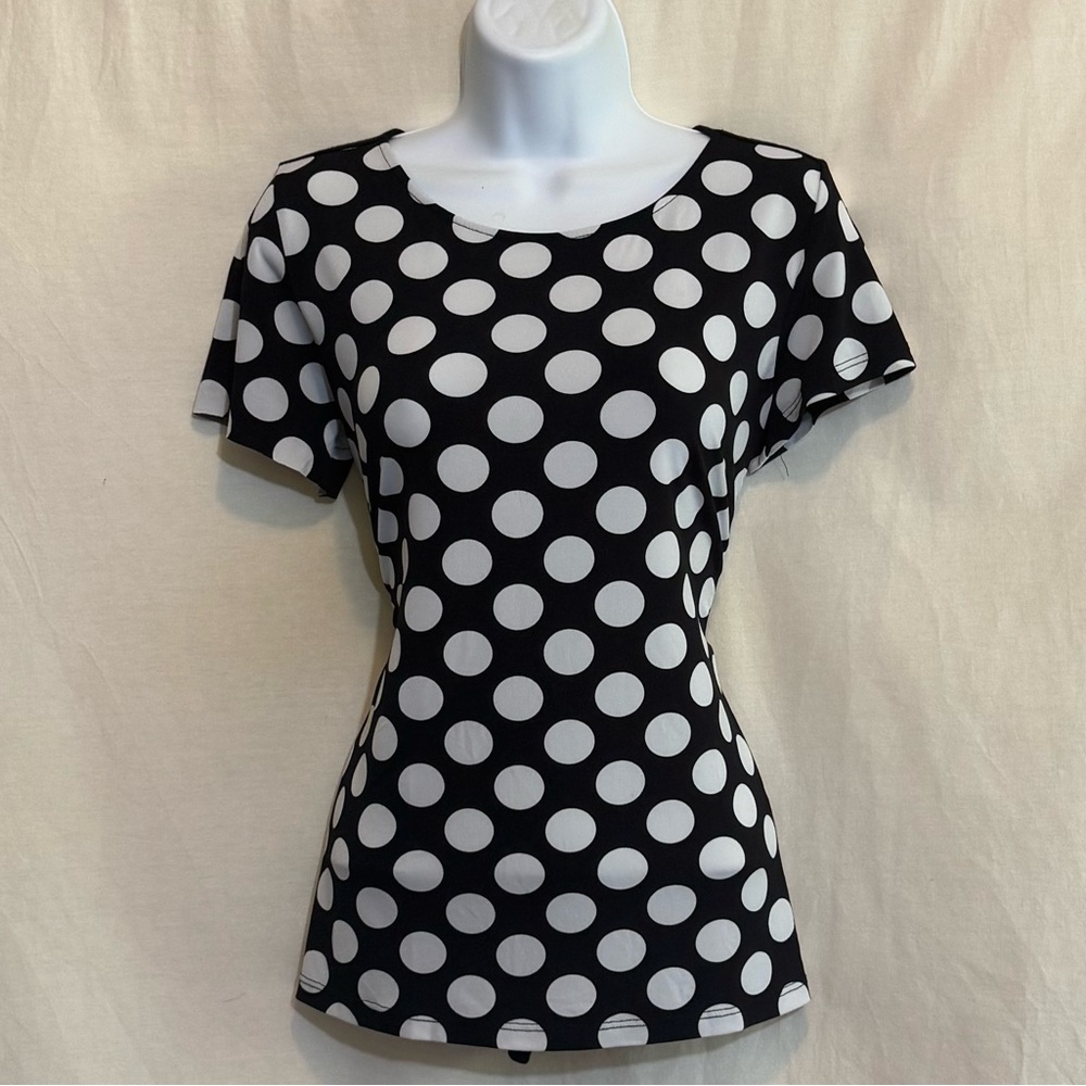 F-154 Van Heusen‎ Black & White Dot Short Sleeve Pullover Blouse Size M